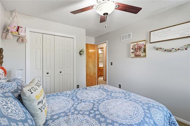 14715 S Arapaho Drive, Olathe, KS 66062