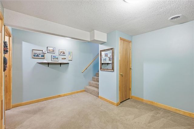14715 S Arapaho Drive, Olathe, KS 66062