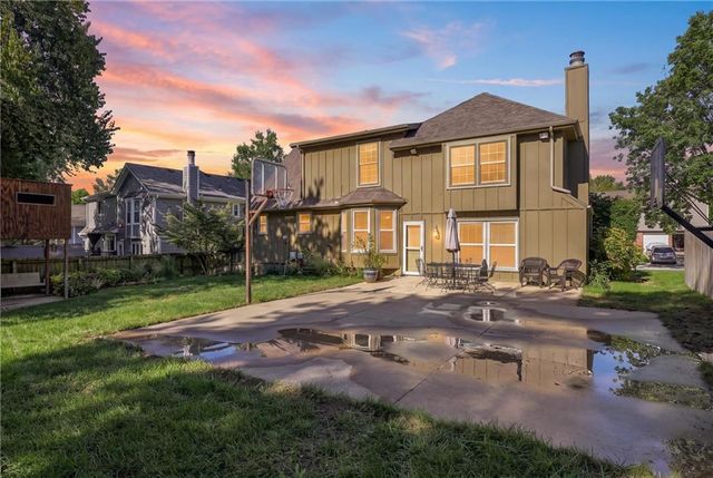 14715 S Arapaho Drive, Olathe, KS 66062