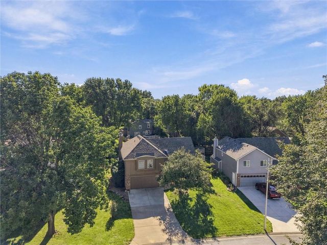 14715 S Arapaho Drive, Olathe, KS 66062