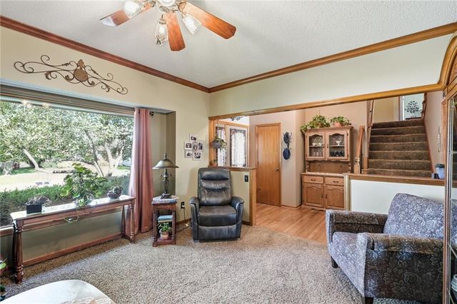 14715 S Arapaho Drive, Olathe, KS 66062