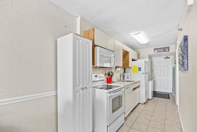 1709 S Ocean Blvd Unit 309, North Myrtle Beach, SC 29582