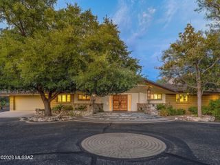 425 W Rapa Place, Tucson, AZ 85737