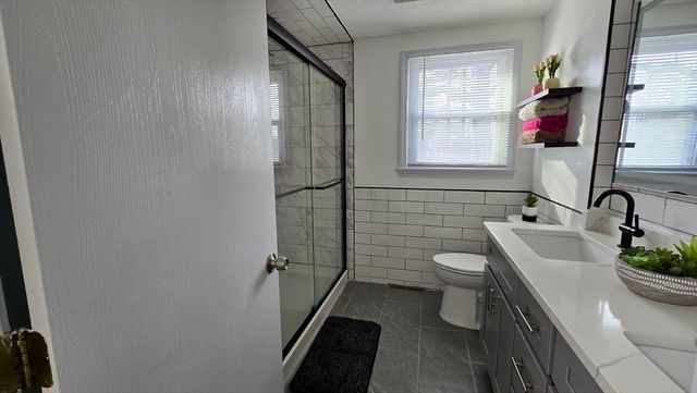 86 Comet Rd, Methuen, MA 01844