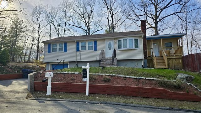 86 Comet Rd, Methuen, MA 01844