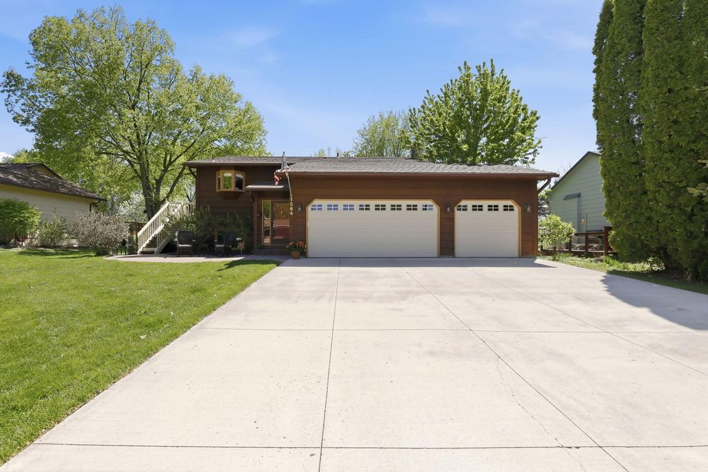 1564 Lamotte Circle, Centerville, MN 55038