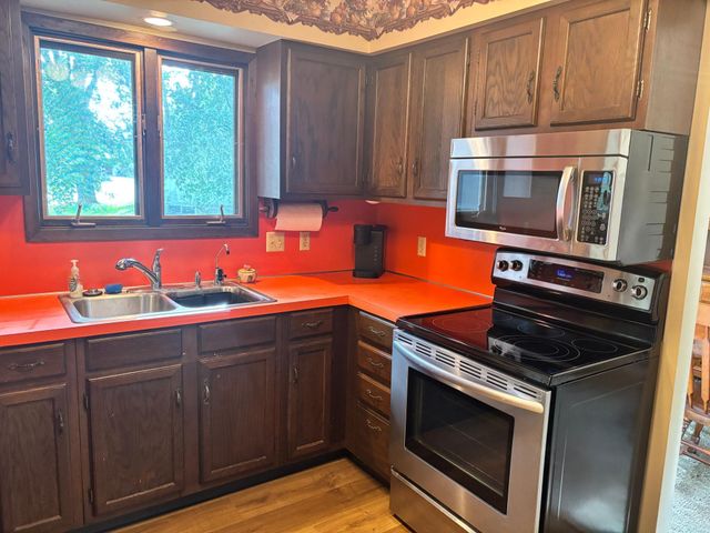 954 Liberty Lane, Fairmont, MN 56031