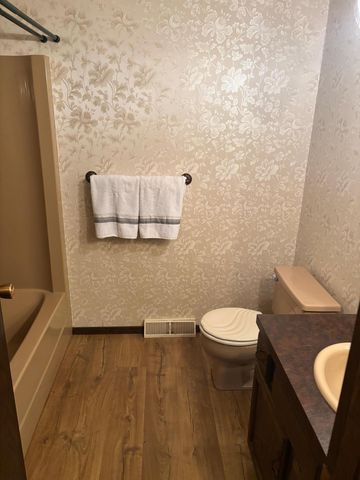 954 Liberty Lane, Fairmont, MN 56031