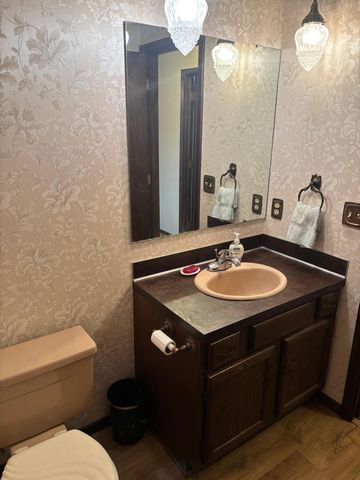 954 Liberty Lane, Fairmont, MN 56031