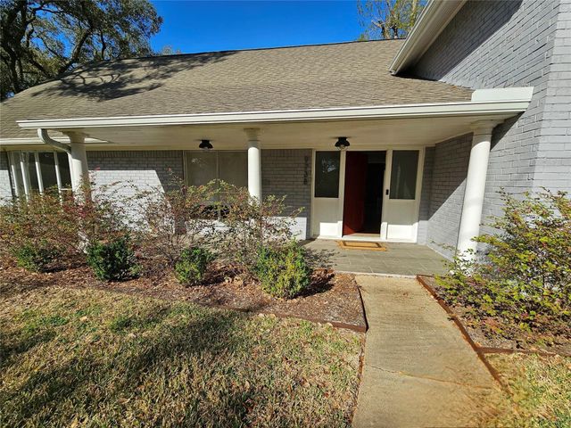 9738 Braesmont Drive, Houston, TX 77096