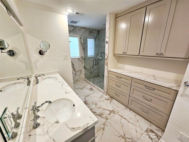 9738 Braesmont Drive, Houston, TX 77096
