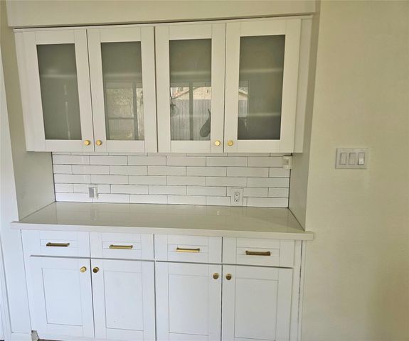 9738 Braesmont Drive, Houston, TX 77096