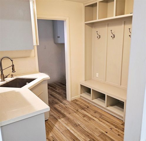 9738 Braesmont Drive, Houston, TX 77096