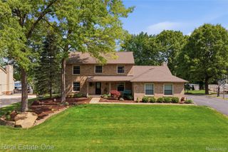 219 Briarwood Drive, Highland Charter Township, MI 48357