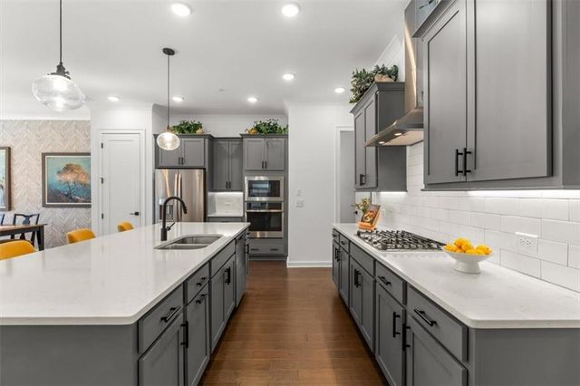 250 Walker Avenue, Roswell, GA 30076