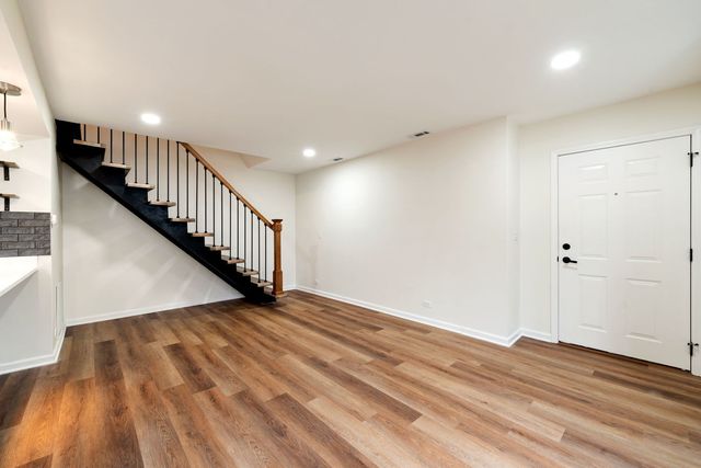 1481 Quaker Lane 117B, Prospect Heights, IL 60070