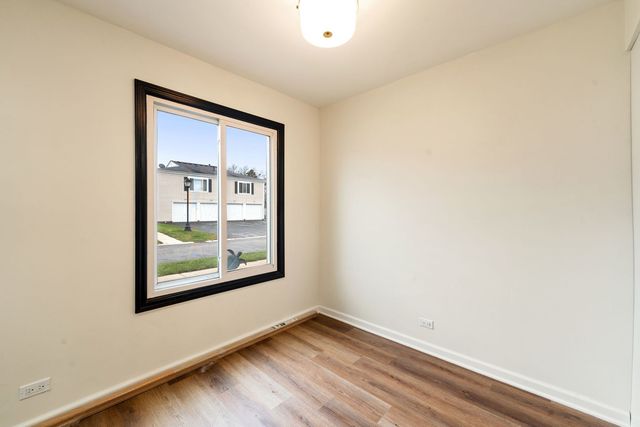 1481 Quaker Lane 117B, Prospect Heights, IL 60070