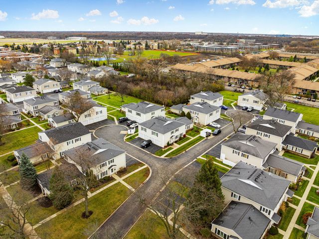 1481 Quaker Lane 117B, Prospect Heights, IL 60070