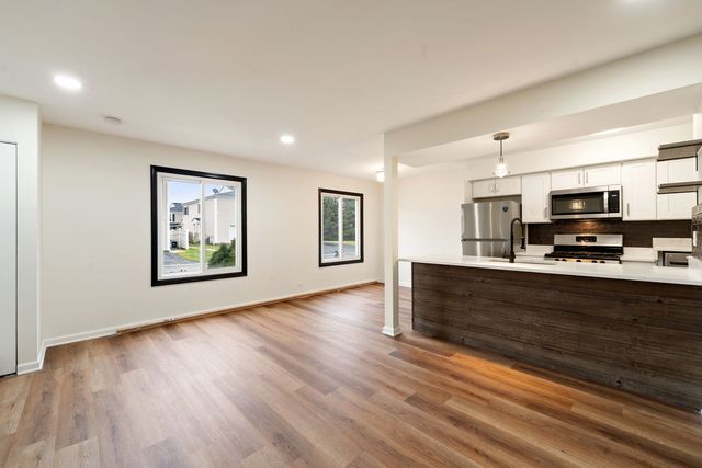 1481 Quaker Lane 117B, Prospect Heights, IL 60070