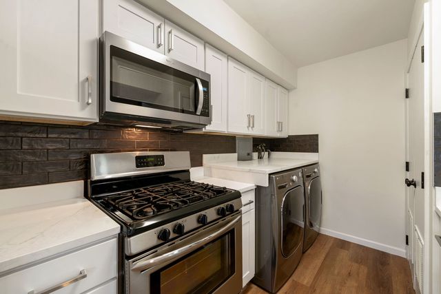 1481 Quaker Lane 117B, Prospect Heights, IL 60070