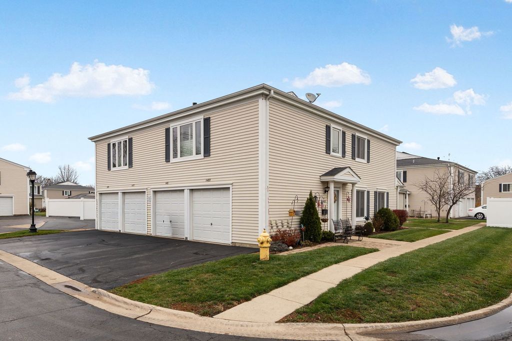 1481 Quaker Lane 117B, Prospect Heights, IL 60070