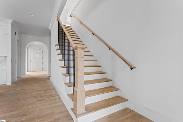 210 W Mountainview Avenue, Greenville, SC 29609