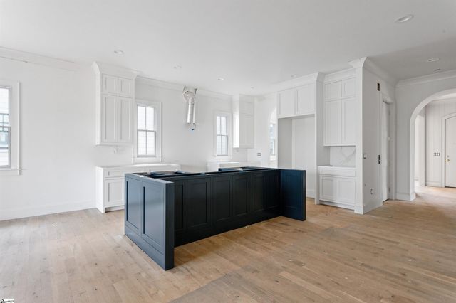 210 W Mountainview Avenue, Greenville, SC 29609
