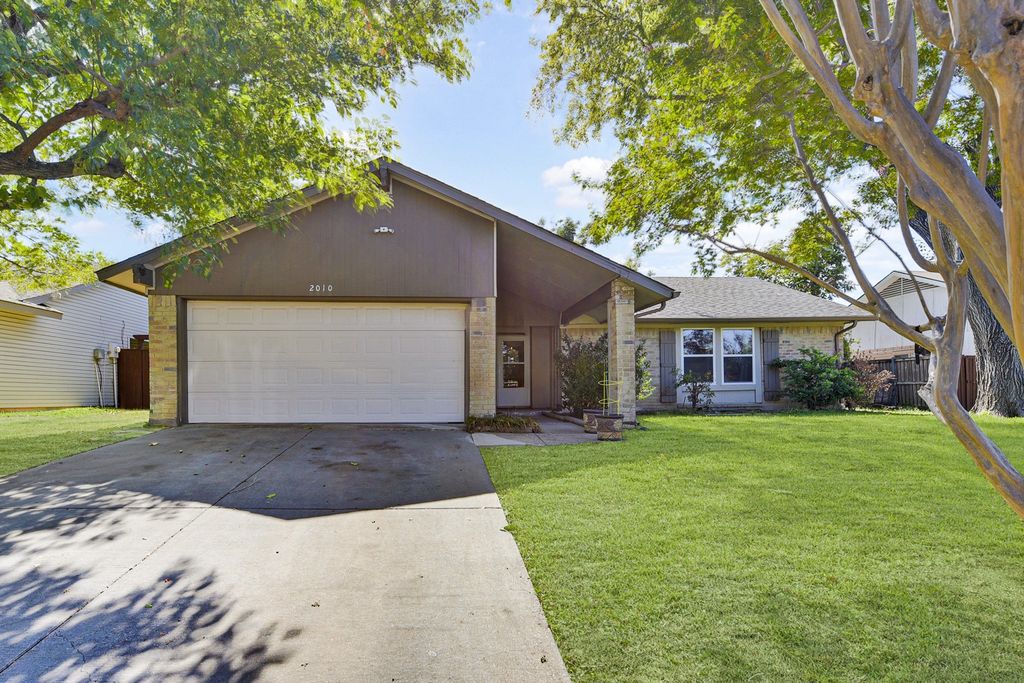 2010 Statler Drive, Carrollton, TX 75007 — exterior