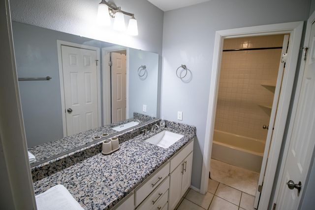 821 E Oltorf ST, Austin, TX 78704