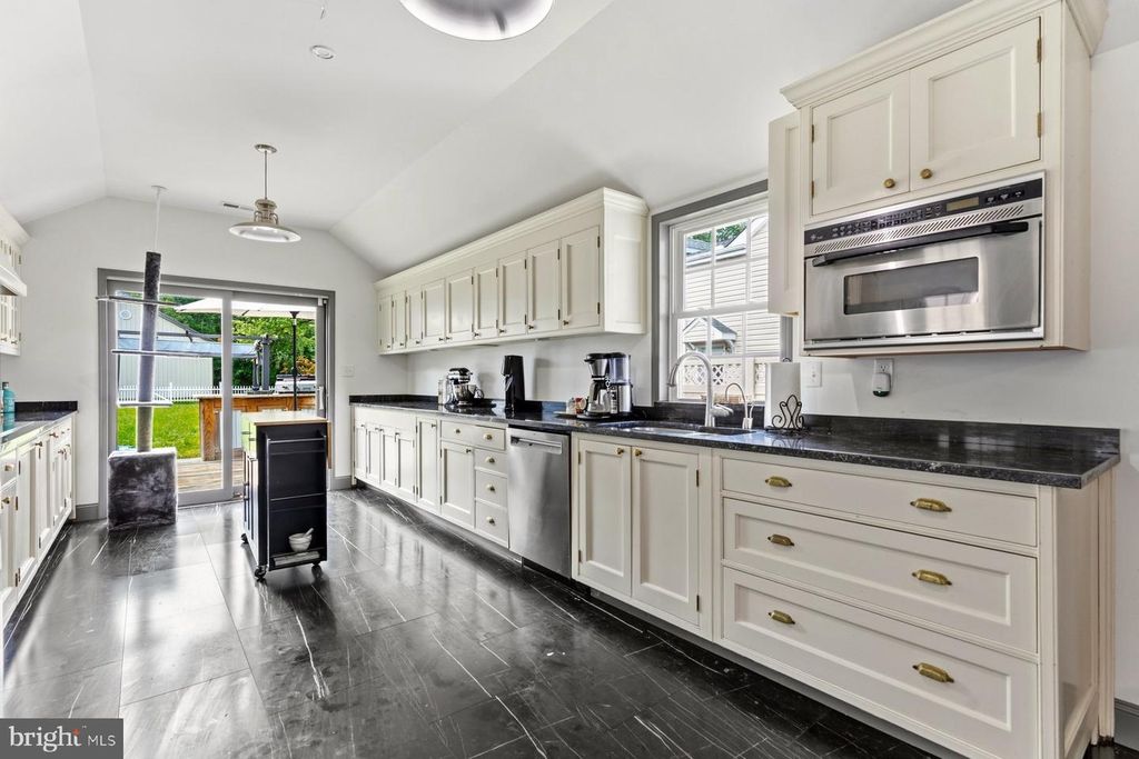 Image 18 of property listing at 5862 N MAIN ST, Rock Hall, MD 21661