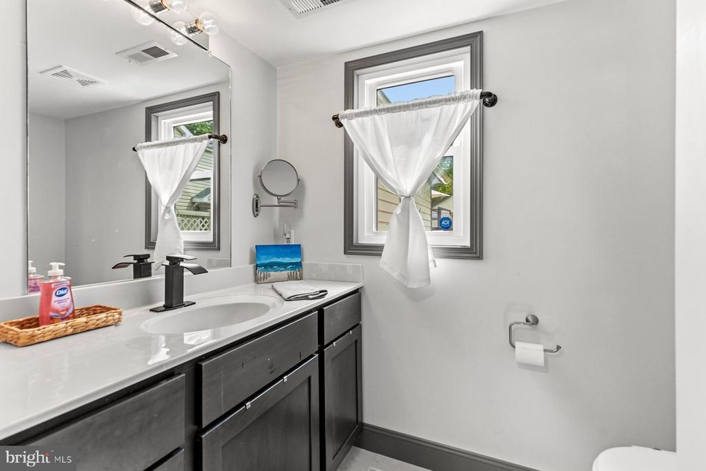 Image 21 of property listing at 5862 N MAIN ST, Rock Hall, MD 21661