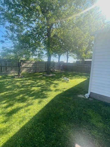 121 E Veterans Parkway, Rogers, AR 72756
