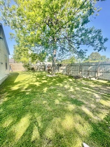 121 E Veterans Parkway, Rogers, AR 72756