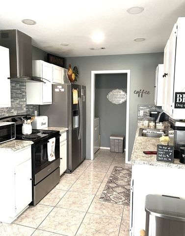 121 E Veterans Parkway, Rogers, AR 72756