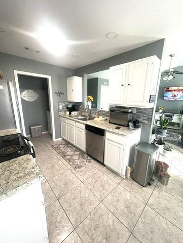 121 E Veterans Parkway, Rogers, AR 72756