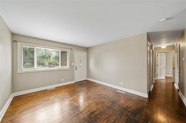 10905 E 47th Street, Kansas City, MO 64133