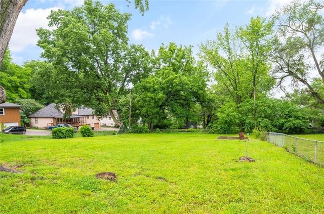 10905 E 47th Street, Kansas City, MO 64133