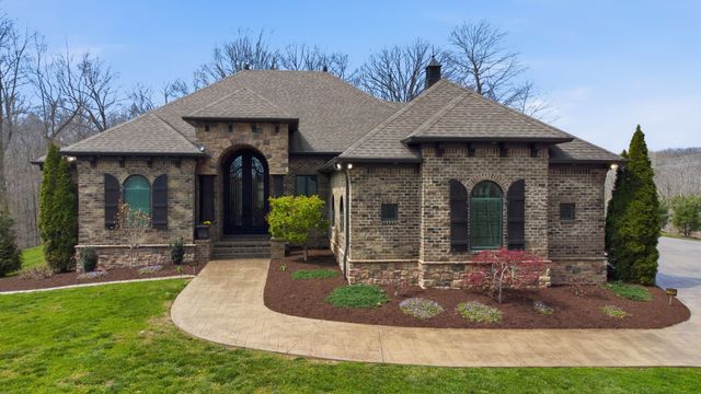 2857 New Hope Rd, Hendersonville, TN 37075