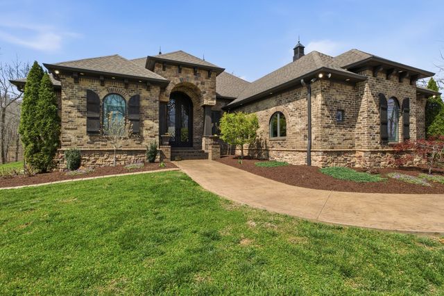 2857 New Hope Rd, Hendersonville, TN 37075