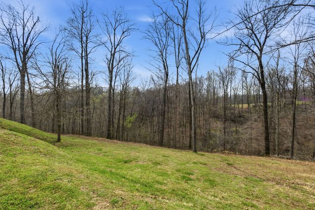 2857 New Hope Rd, Hendersonville, TN 37075