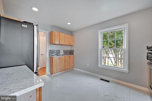 8069 POWDERBROOK LN, Springfield, VA 22153