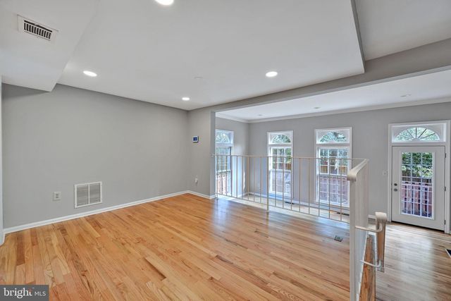 8069 POWDERBROOK LN, Springfield, VA 22153