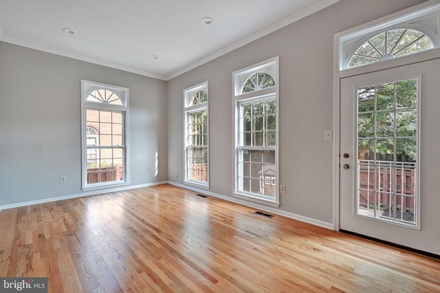 8069 POWDERBROOK LN, Springfield, VA 22153