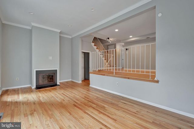 8069 POWDERBROOK LN, Springfield, VA 22153