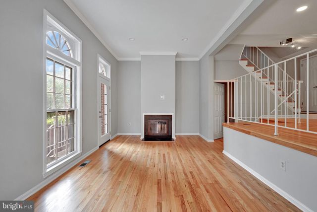 8069 POWDERBROOK LN, Springfield, VA 22153