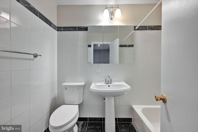 8069 POWDERBROOK LN, Springfield, VA 22153
