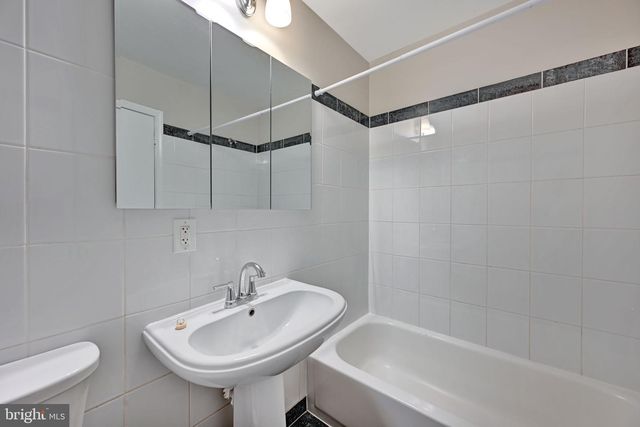 8069 POWDERBROOK LN, Springfield, VA 22153
