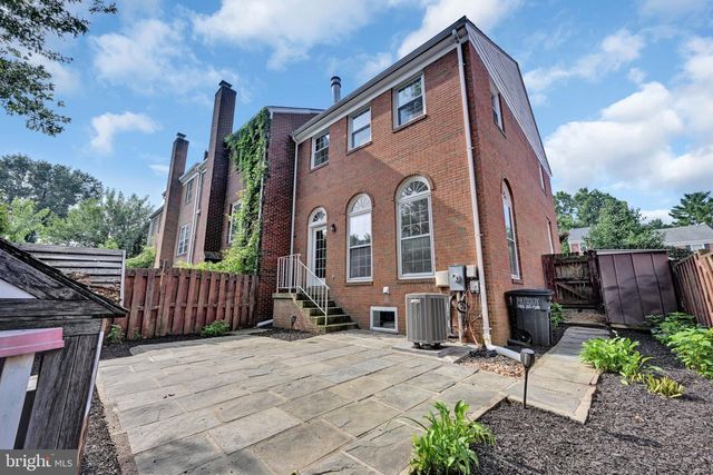 8069 POWDERBROOK LN, Springfield, VA 22153