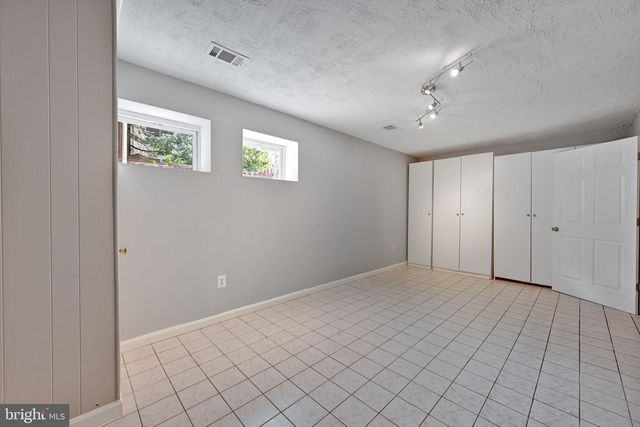 8069 POWDERBROOK LN, Springfield, VA 22153