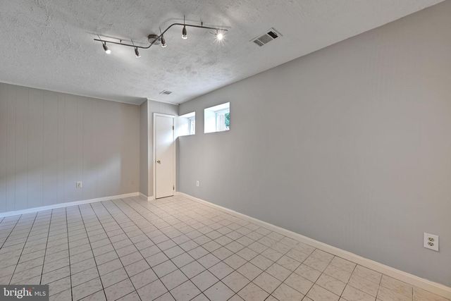 8069 POWDERBROOK LN, Springfield, VA 22153